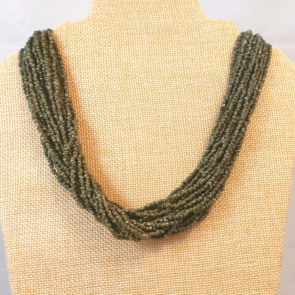 Vtg beades green multi strand twist necklace